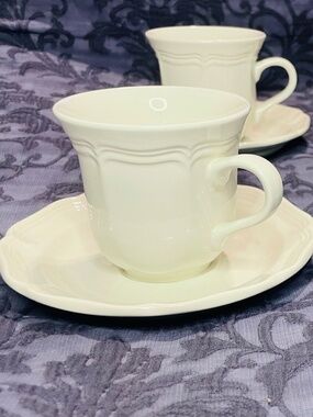 Mikasa French Countryside Coffee Mugs Set of 4 Tea Cups & Saucers Ceramic F9000